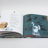 Aap leest een letter 5