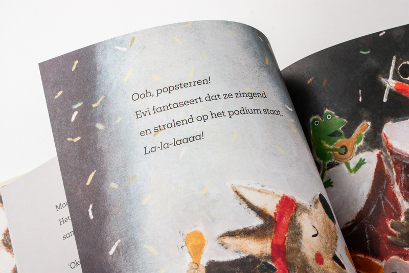 Evi is een beetje verlegen 4